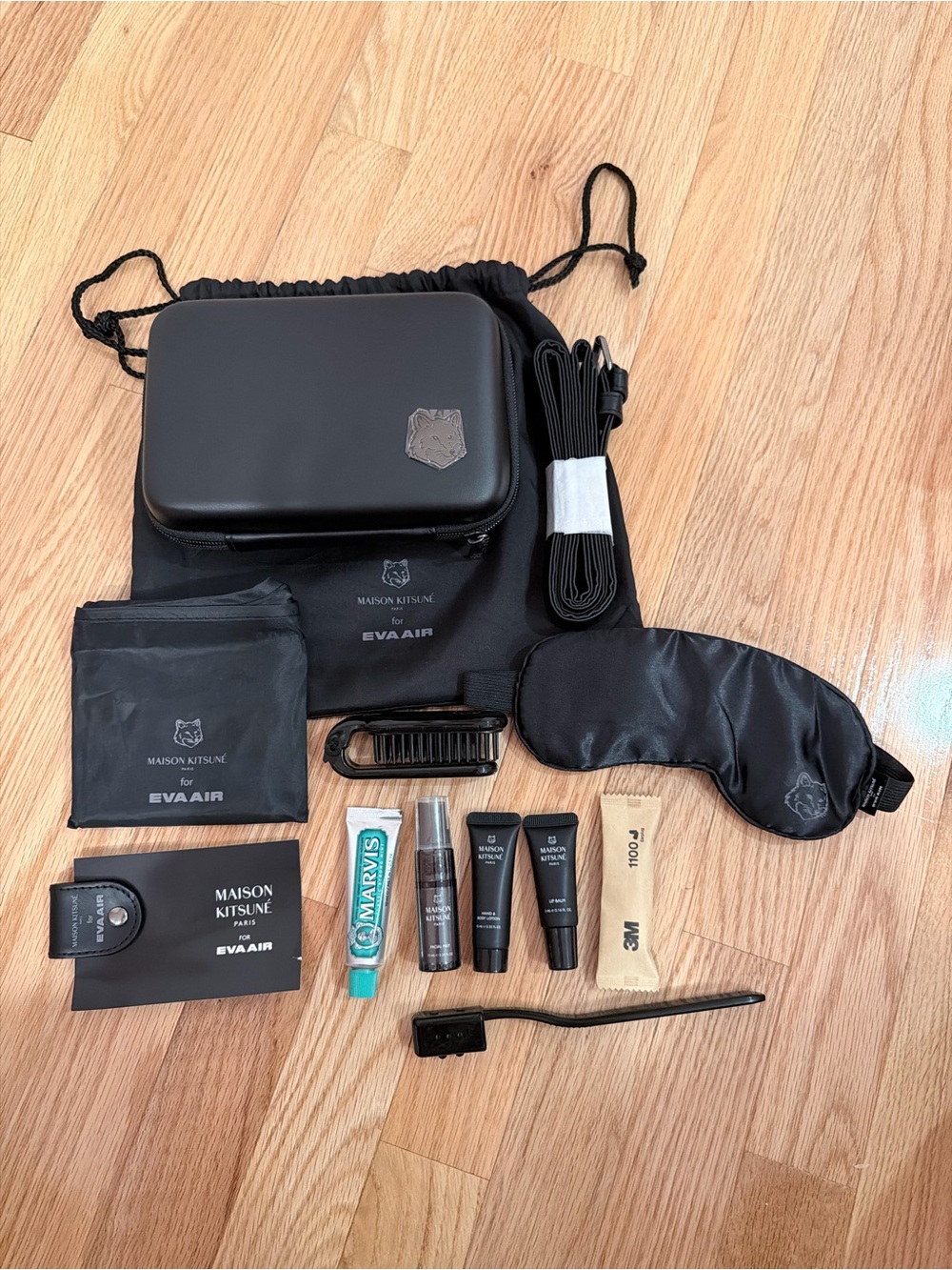 MAISON KITSUNE EVA Air Business Class Amenity Kit